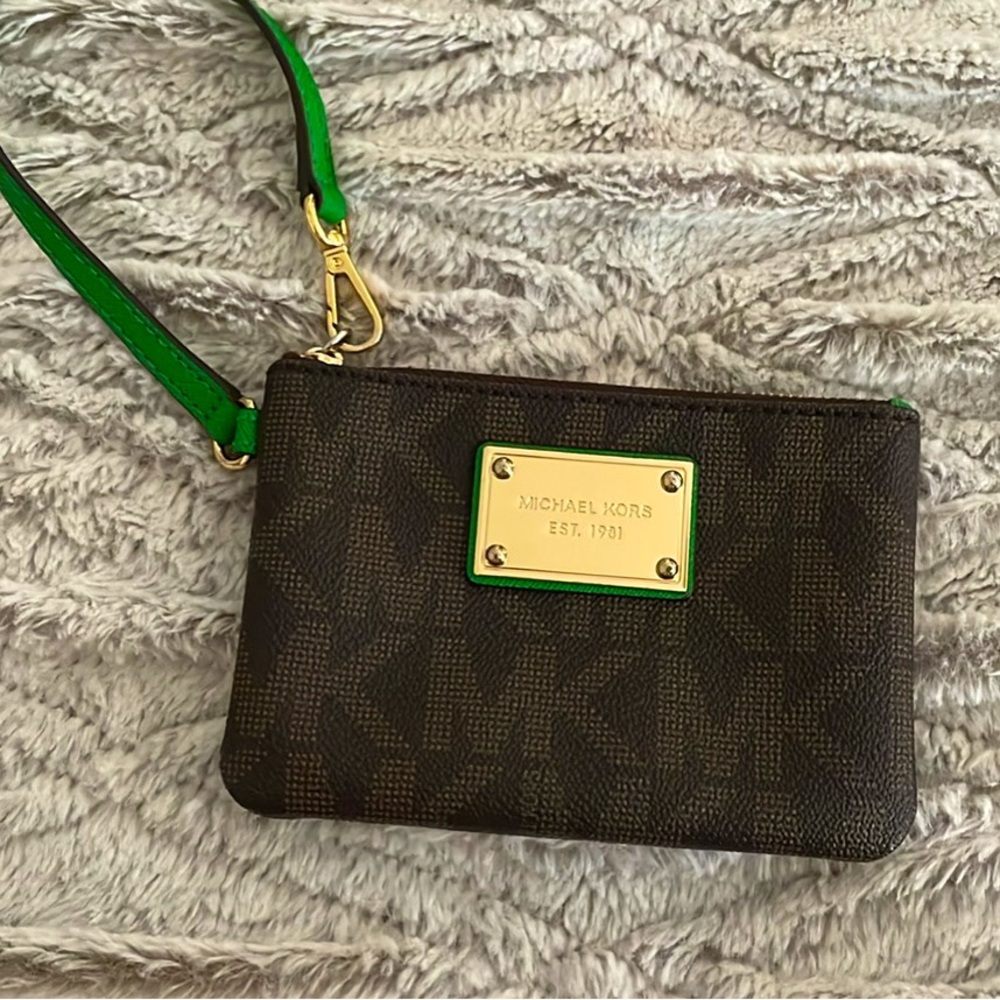 New Michael Kors Wristlet Wallet